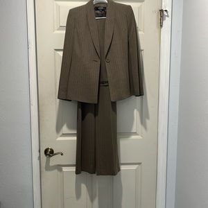 Kasper 3 Piece 2P Brown Pantsuit